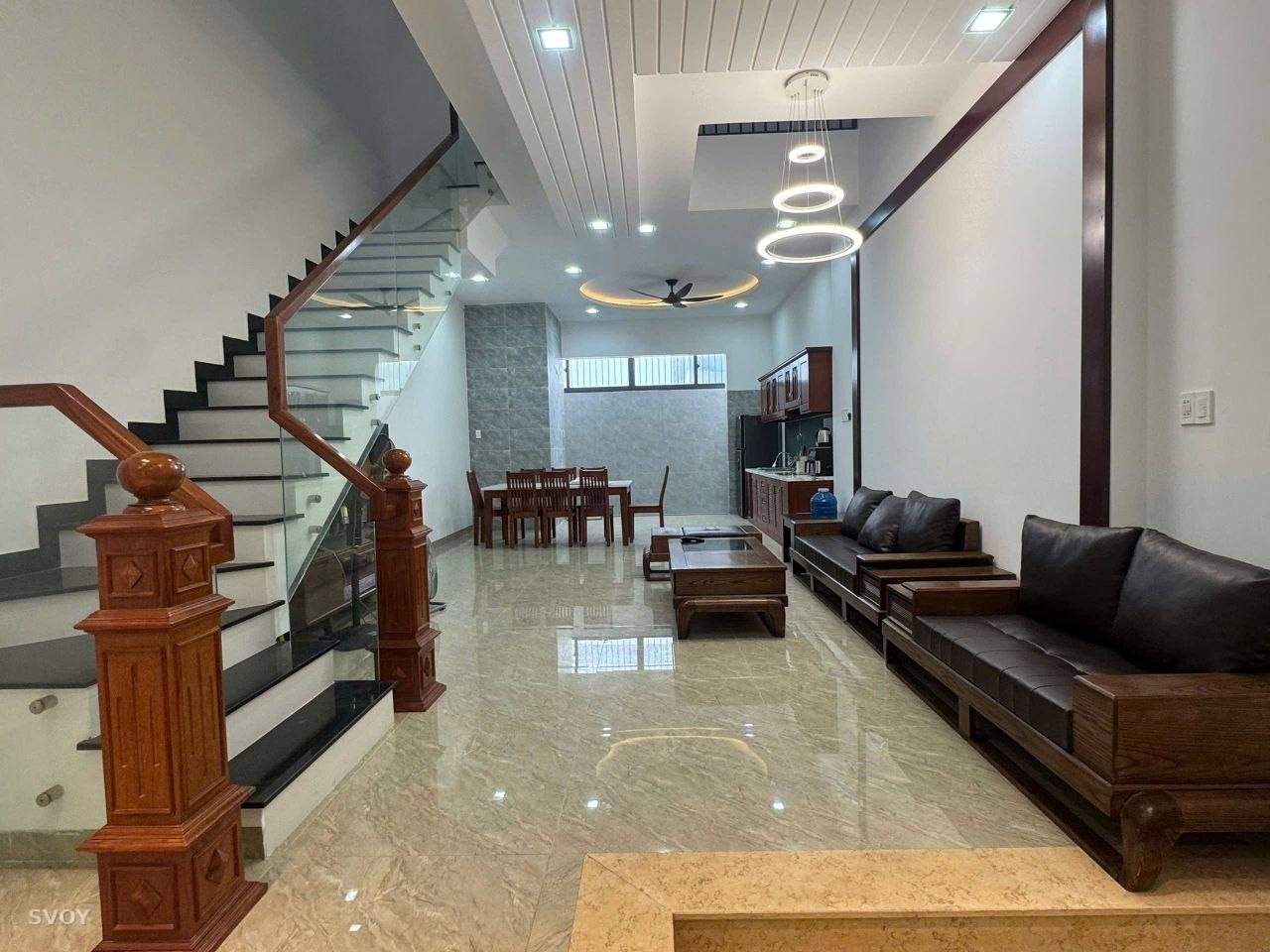 Дом 350 м², 4 спальни, север Нячанга