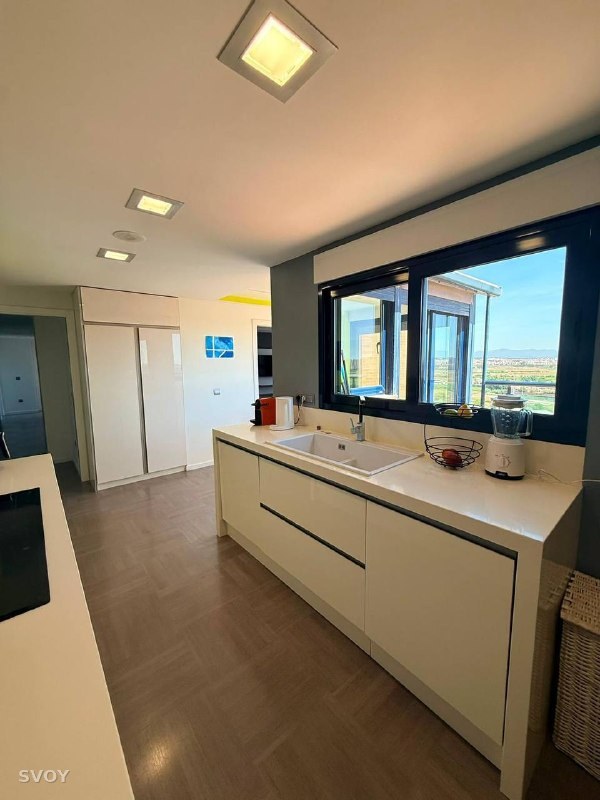 Аренда пентхауса 140 м², 3 спальни — Валенсия, Mislata — фото 1 из 10