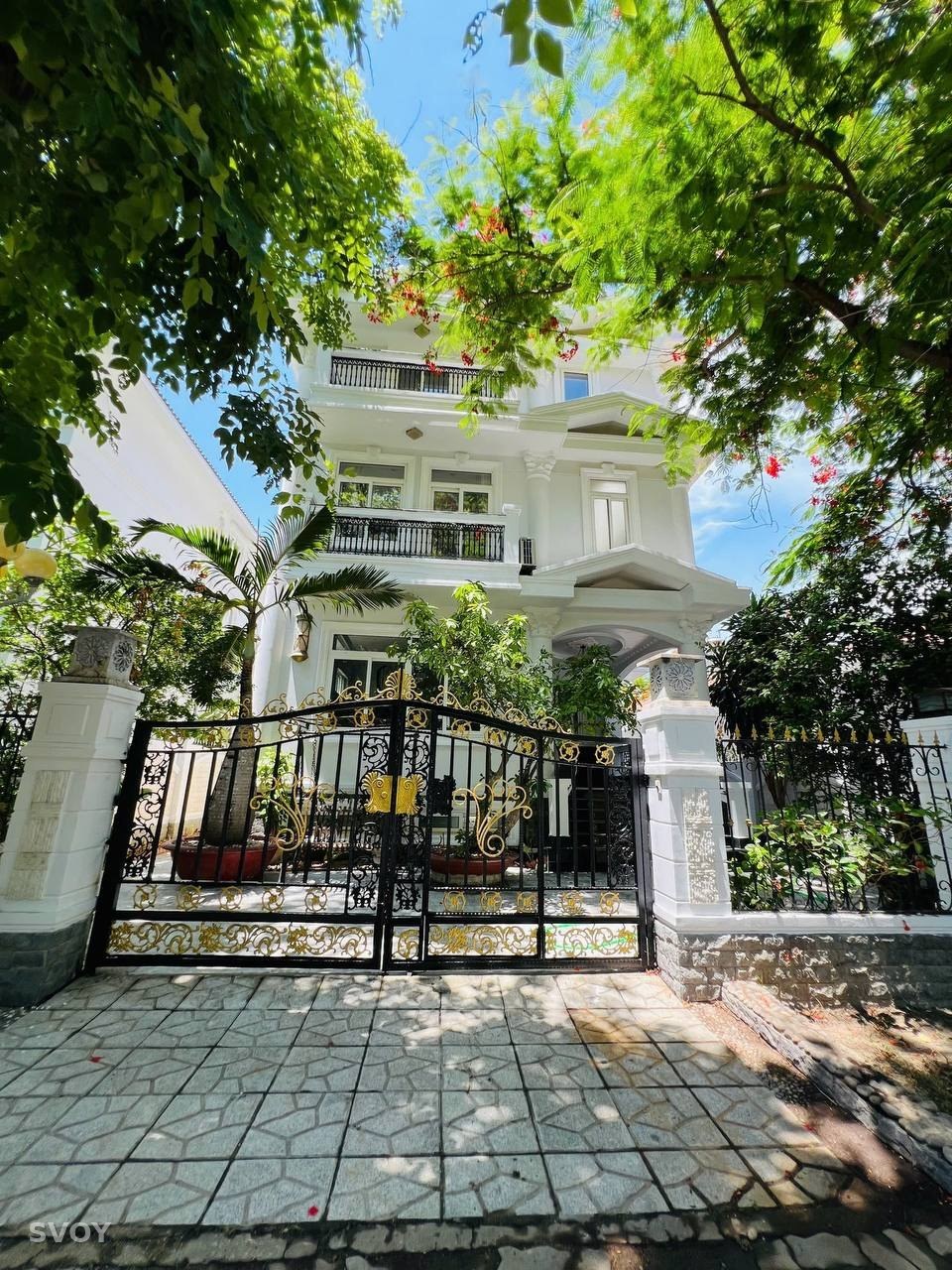Вилла 400 м², 5 спален в районе Ан Вьен, до моря 2 минуты — фото 1 из 10