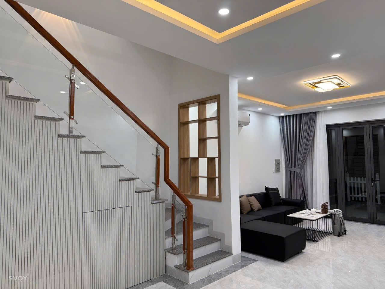 Дом 270 м², 3 спальни + кабинет, запад Нячанга — фото 1 из 10