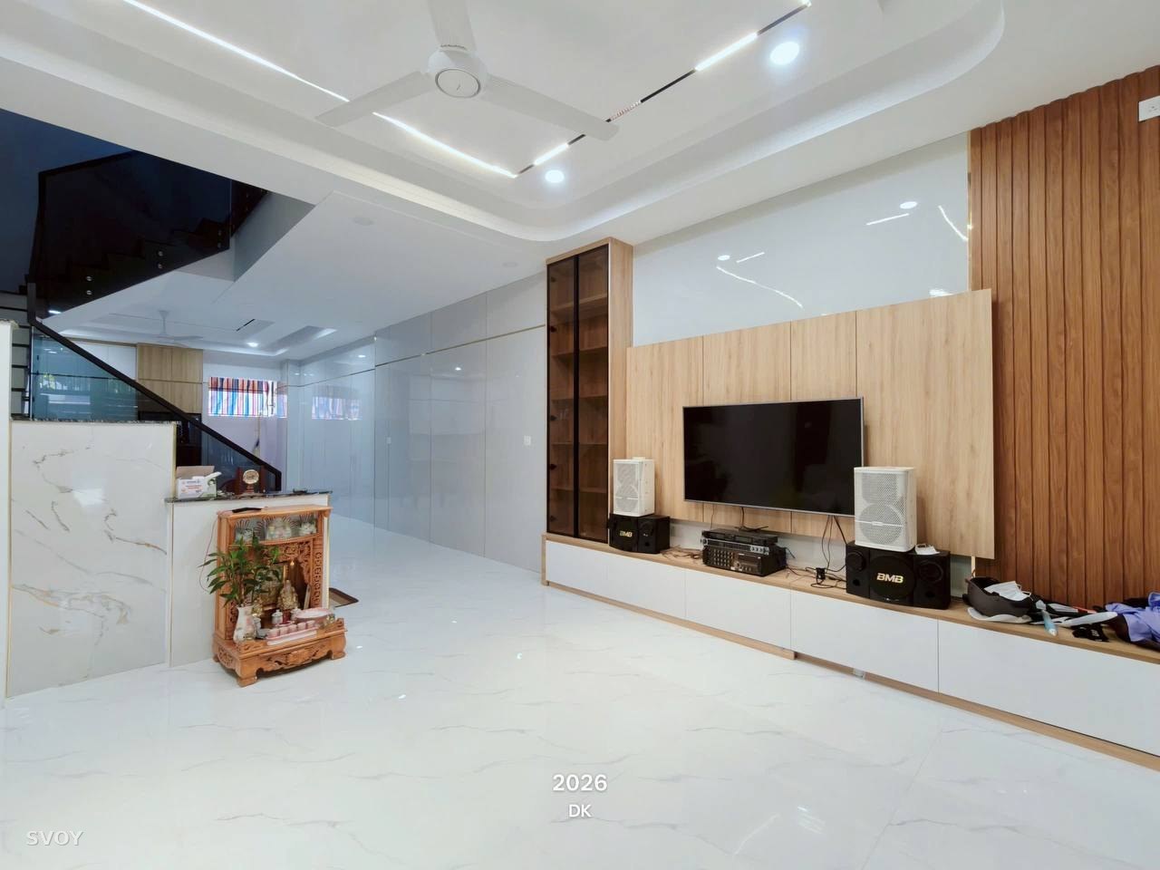 Дом 270 м², 3 спальни, запад Нячанга